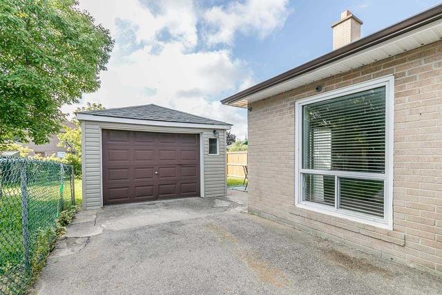94 St Lucie Dr, House semidetached with 4 bedrooms, 2 bathrooms and 5 parking in Toronto ON | Image 14