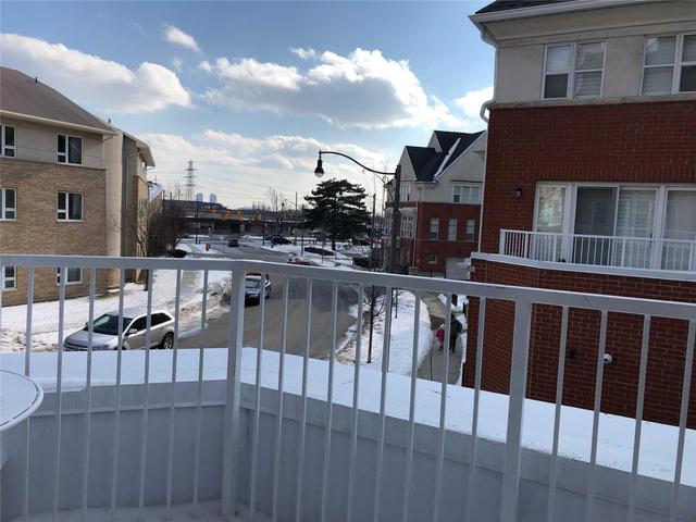 96 Resurrection Rd, Townhouse with 2 bedrooms, 2 bathrooms and 1 parking in Toronto ON | Image 6