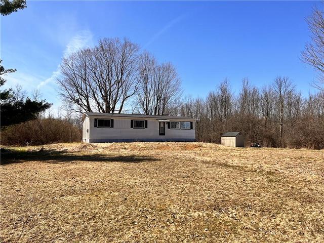 1782 Highway 15 Highway, House detached with 2 bedrooms, 1 bathrooms and 5 parking in Rideau Lakes ON | Image 8