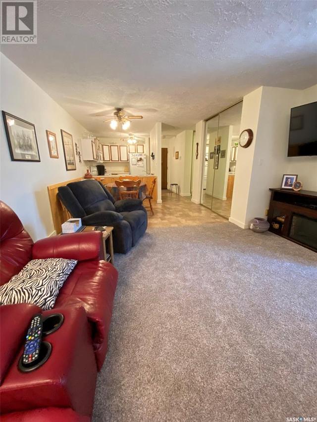 24 - 228 3rd Street, Condo with 2 bedrooms, 2 bathrooms and null parking in Weyburn SK | Image 8