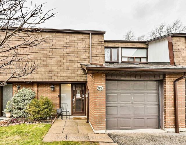 32 - 600 Silvercreek Blvd, Townhouse with 3 bedrooms, 2 bathrooms and 2 parking in Mississauga ON | Image 1