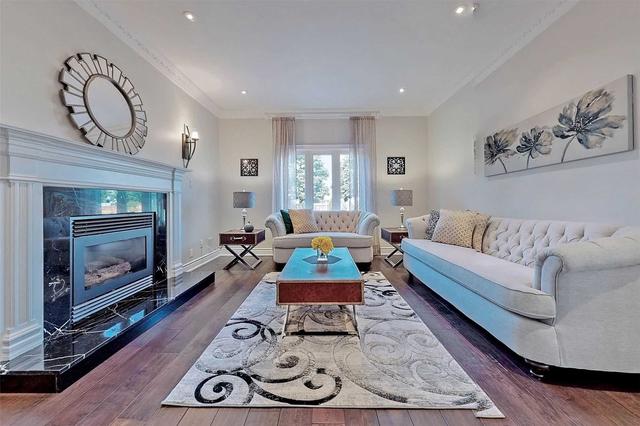 22a Avery Crt, House detached with 4 bedrooms, 6 bathrooms and 12 parking in Richmond Hill ON | Image 38