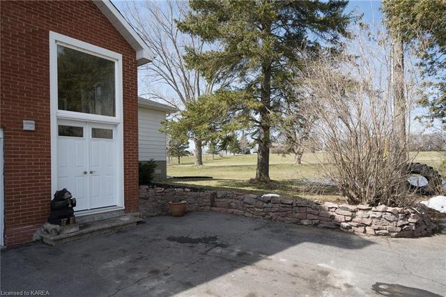 9480 County Rd 2, House detached with 4 bedrooms, 4 bathrooms and 12 parking in Greater Napanee ON | Image 42