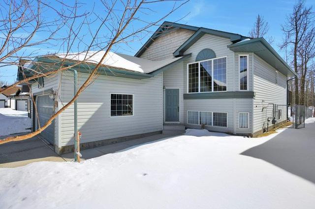 81 Wilkinson Circle, House detached with 4 bedrooms, 3 bathrooms and 4 parking in Red Deer County AB | Image 1