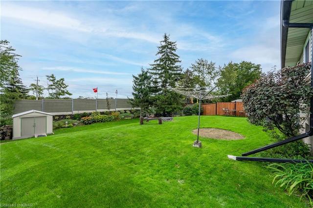26 Four Seasons Court, House detached with 3 bedrooms, 2 bathrooms and 4 parking in Kitchener ON | Image 33