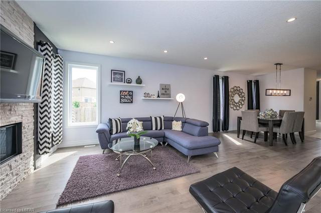 1568 Noah Bend, House detached with 4 bedrooms, 2 bathrooms and 4 parking in London ON | Image 4