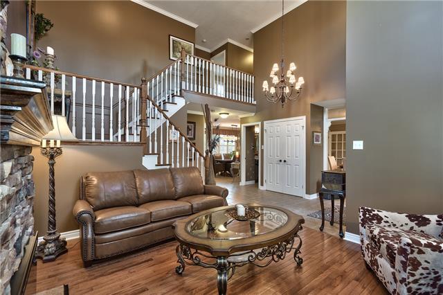 1088 Sturbridge Dr, House detached with 4 bedrooms, 4 bathrooms and 4 parking in Burlington ON | Image 4