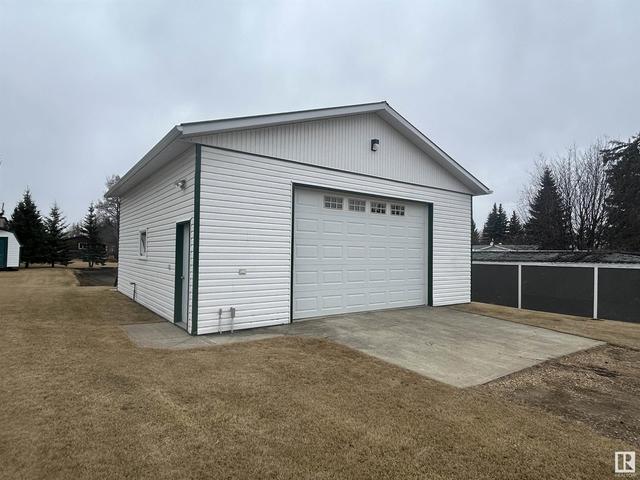 5004 52 Av, House detached with 4 bedrooms, 3 bathrooms and null parking in Westlock County AB | Image 57