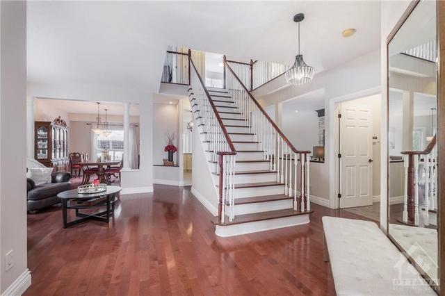 141 Grandpark Circle, House detached with 4 bedrooms, 3 bathrooms and 6 parking in Ottawa ON | Image 4