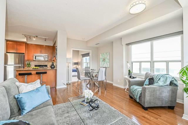 411 - 736 Spadina Ave, Condo with 2 bedrooms, 2 bathrooms and 1 parking in Toronto ON | Image 3
