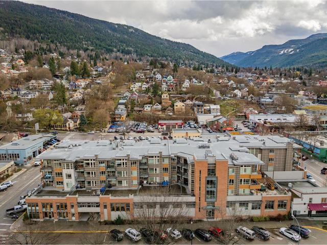 317 - 710 Vernon Street, Condo with 3 bedrooms, 2 bathrooms and 1 parking in Nelson BC | Image 5
