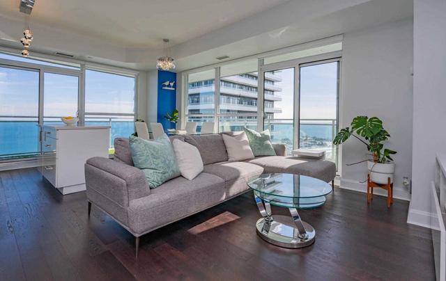 2810 - 33 Shore Breeze Dr, Condo with 2 bedrooms, 2 bathrooms and 1 parking in Toronto ON | Image 1