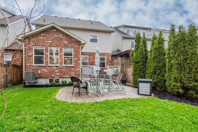 22 Amsterdam Cres, House detached with 3 bedrooms, 4 bathrooms and 6 parking in Guelph ON | Image 17