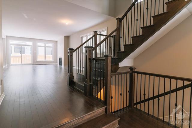 621 Moonflower Crescent, House detached with 5 bedrooms, 5 bathrooms and 6 parking in Ottawa ON | Image 5