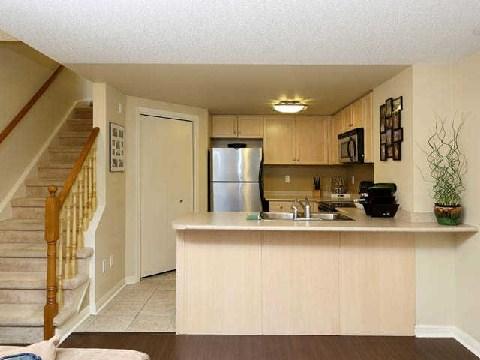 th522 - 25 Laidlaw St, Townhouse with 1 bedrooms, 1 bathrooms and 1 parking in Toronto ON | Image 2