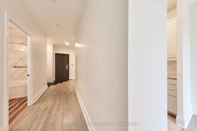 810 - 102 Bloor St W, Condo with 1 bedrooms, 1 bathrooms and 0 parking in Toronto ON | Image 13