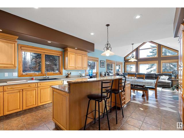 248 Lakeshore Dr, House detached with 5 bedrooms, 4 bathrooms and null parking in Grandview AB | Image 14