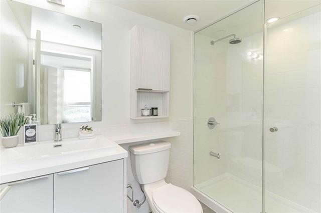 2011 - 2 Sonic Way, Condo with 2 bedrooms, 2 bathrooms and 1 parking in Toronto ON | Image 9