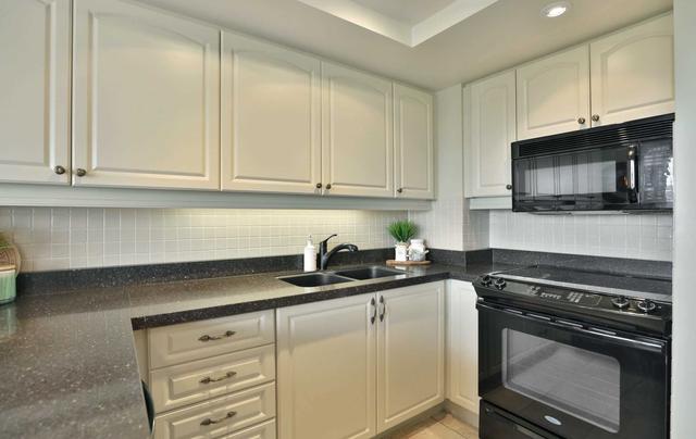 809 - 55 Kingsbridge Garden Circ, Condo with 2 bedrooms, 2 bathrooms and 1 parking in Mississauga ON | Image 2