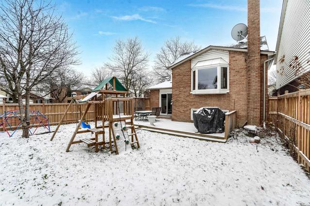51 Slater Circ, House detached with 3 bedrooms, 2 bathrooms and 5 parking in Brampton ON | Image 20