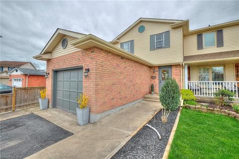 6593 Malibu Drive, House semidetached with 3 bedrooms, 2 bathrooms and 3 parking in Niagara Falls ON | Card Image