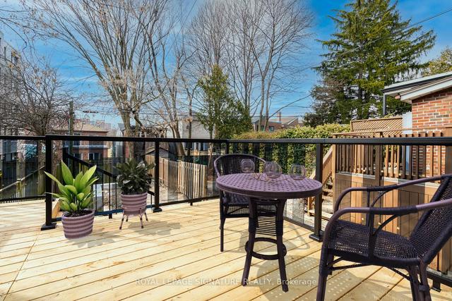 16 Latimer Ave, House semidetached with 3 bedrooms, 3 bathrooms and 1 parking in Toronto ON | Image 26