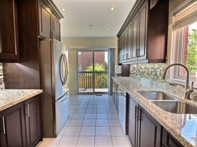 802 Clemens Cres, House detached with 3 bedrooms, 4 bathrooms and 4 parking in Mississauga ON | Image 10