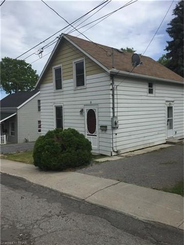 19 Park St, House detached with 2 bedrooms, 2 bathrooms and 1 parking in Port Hope ON | Image 2