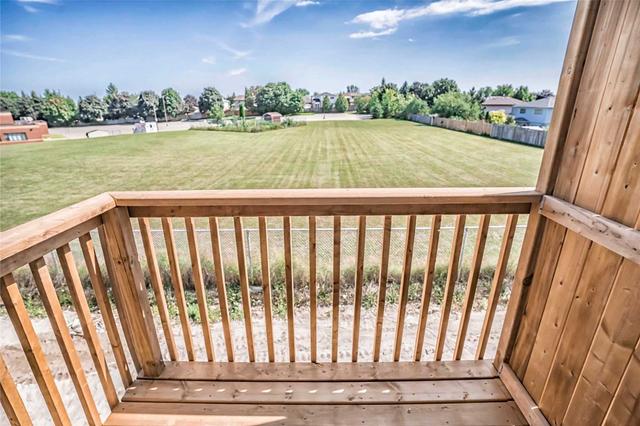 942 Kicking Horse Path, House attached with 3 bedrooms, 4 bathrooms and 2 parking in Oshawa ON | Image 18