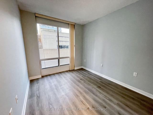 902 - 85 Bloor St E, Condo with 2 bedrooms, 2 bathrooms and 0 parking in Toronto ON | Image 11
