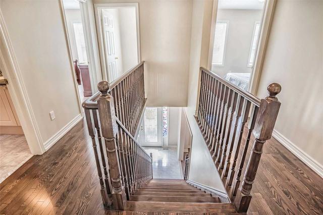 70 Seward Cres, House detached with 4 bedrooms, 4 bathrooms and 4 parking in Ajax ON | Image 10