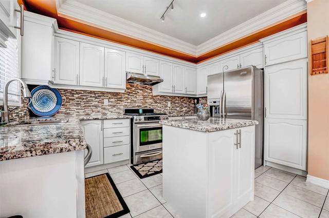 80 Amethyst Circ, House detached with 4 bedrooms, 4 bathrooms and 4 parking in Brampton ON | Image 3