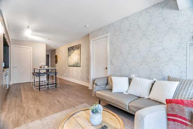 810 - 300 Front St W, Condo with 2 bedrooms, 2 bathrooms and 1 parking in Toronto ON | Image 2
