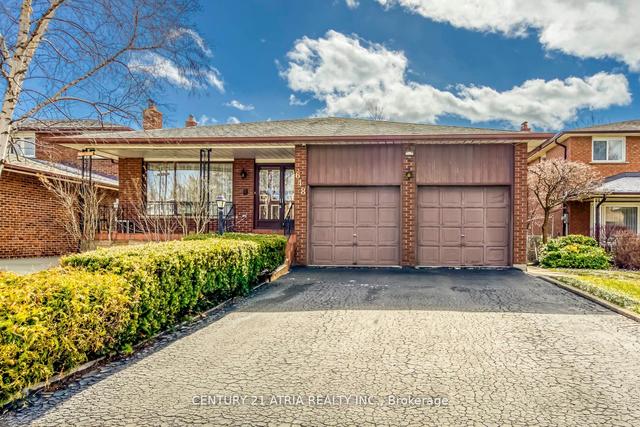 648 Vermouth Ave, House detached with 3 bedrooms, 3 bathrooms and 4 parking in Mississauga ON | Image 1