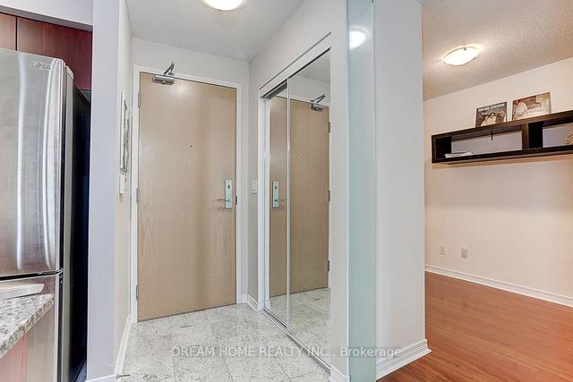 806 - 503 Beecroft Rd, Condo with 2 bedrooms, 2 bathrooms and 2 parking in Toronto ON | Image 14
