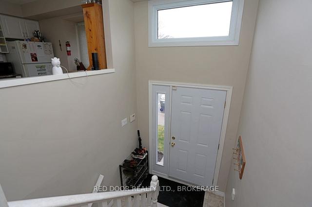 3 - 110 Deveron Cres, Townhouse with 3 bedrooms, 2 bathrooms and 1 parking in London ON | Image 12