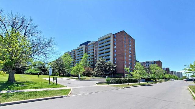 608 - 9 Four Winds Dr, Condo with 3 bedrooms, 2 bathrooms and 1 parking in Toronto ON | Image 12