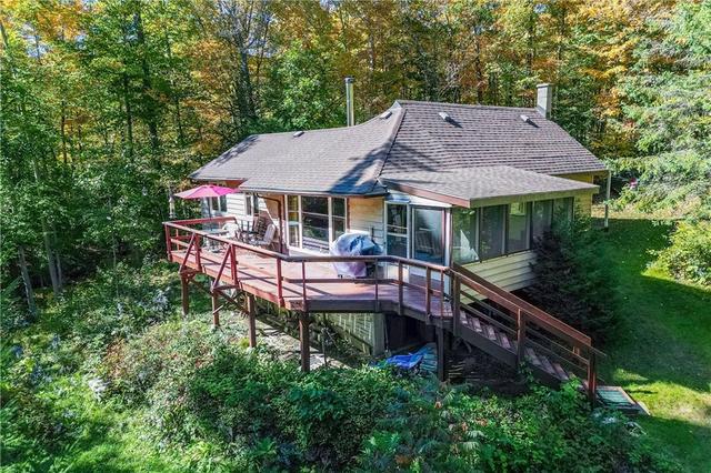 2255 Calabogie Road, House detached with 3 bedrooms, 1 bathrooms and 6 parking in Greater Madawaska ON | Image 1