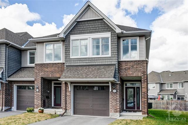 247 Hawkmere Way, Townhouse with 3 bedrooms, 3 bathrooms and 3 parking in Ottawa ON | Image 2