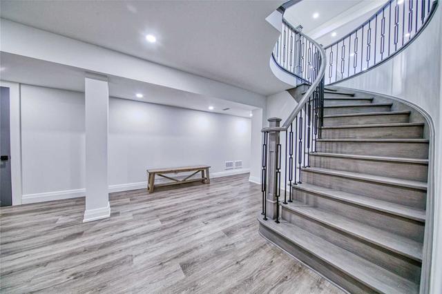 2631 Comet Crt, House detached with 4 bedrooms, 5 bathrooms and 6 parking in Mississauga ON | Image 24