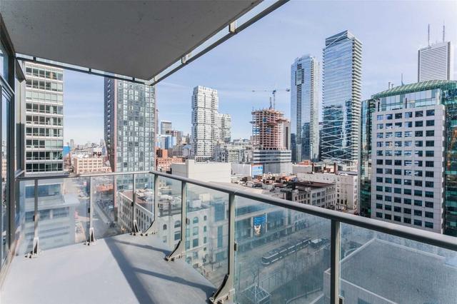 1302 - 8 Mercer St, Condo with 2 bedrooms, 2 bathrooms and 1 parking in Toronto ON | Image 5