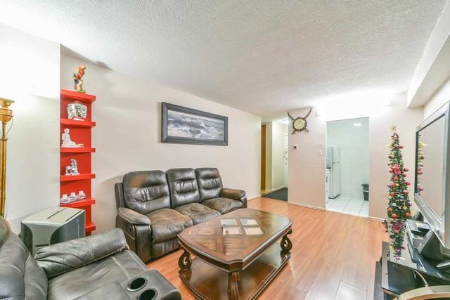 104 - 200 Lotherton Pkwy, Condo with 4 bedrooms, 1 bathrooms and 1 parking in Toronto ON | Image 5