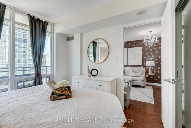 1107 - 11 Brunel Crt, Condo with 1 bedrooms, 1 bathrooms and 1 parking in Toronto ON | Image 7