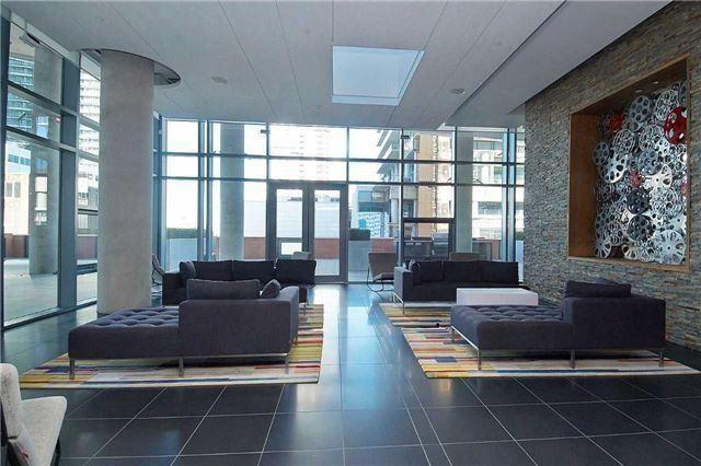 2502 - 21 Widmer St, Condo with 2 bedrooms, 2 bathrooms and 1 parking in Toronto ON | Image 2