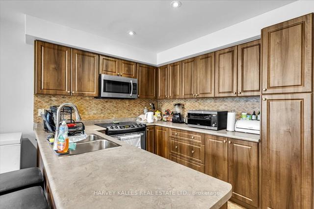 20 Hearthstone Cres, House detached with 4 bedrooms, 3 bathrooms and 10 parking in Toronto ON | Image 25