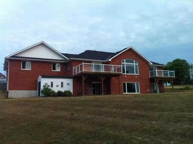 3951 Wallace Point Rd, House detached with 2 bedrooms, 3 bathrooms and 8 parking in Peterborough ON | Image 2