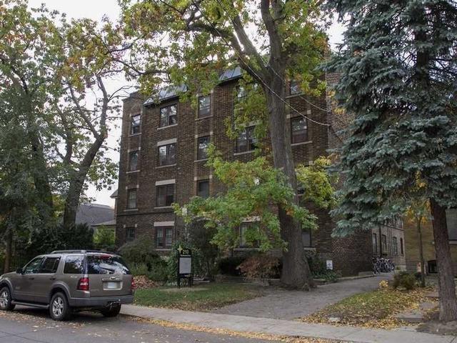 12 - 210 Wychwood Ave, Condo with 1 bedrooms, 1 bathrooms and 1 parking in Toronto ON | Image 1