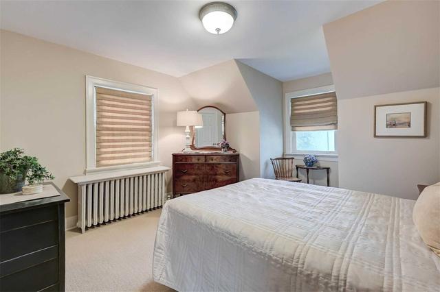 117 Brooklawn Ave, House detached with 2 bedrooms, 2 bathrooms and 3 parking in Toronto ON | Image 9
