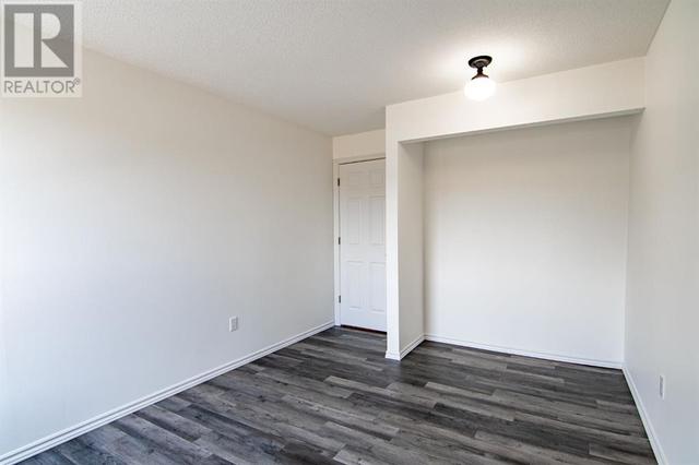 102, - 91 Cosgrove Crescent, Condo with 2 bedrooms, 1 bathrooms and 1 parking in Red Deer AB | Image 46