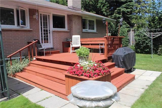 833 Centre St N, House detached with 3 bedrooms, 2 bathrooms and 6 parking in Whitby ON | Image 12